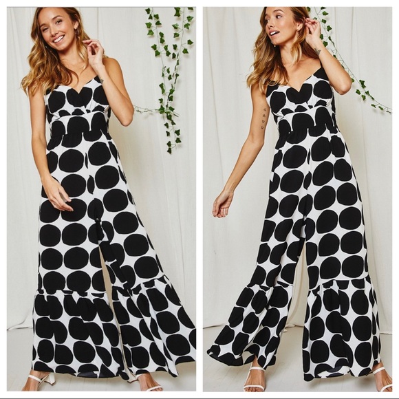 #44 Chic and Stylish Sleeveless Large Polka Dot Jumpsuit - Picture 3 of 3